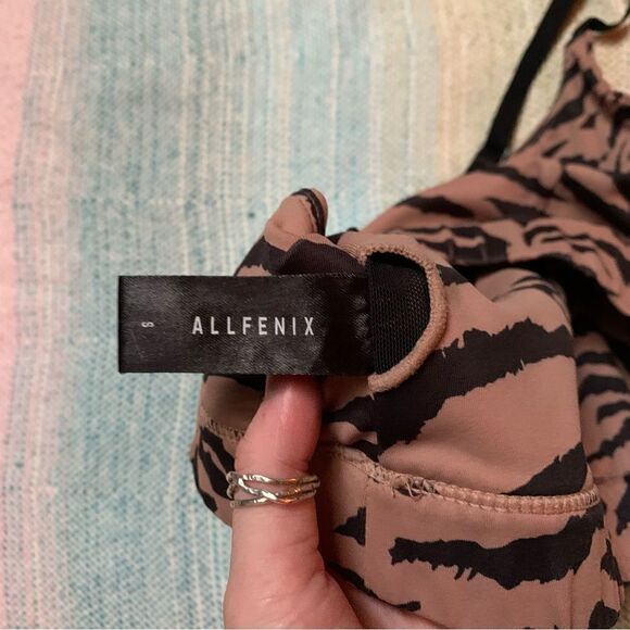 All Fenix Sports Bra size small - Picture 4 of 4